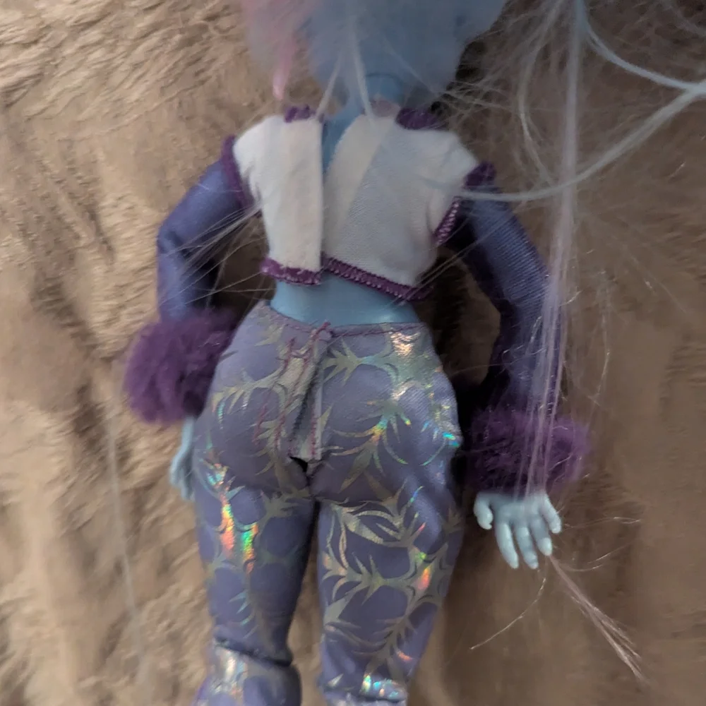 Monster High G3 Abbey Bominable Doll 2023 Generation 3 - Picture 6 of 7
